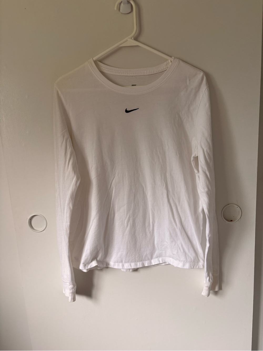 Women’s bundle of 3 long sleeve Nike cotton shirts . White, gray and white